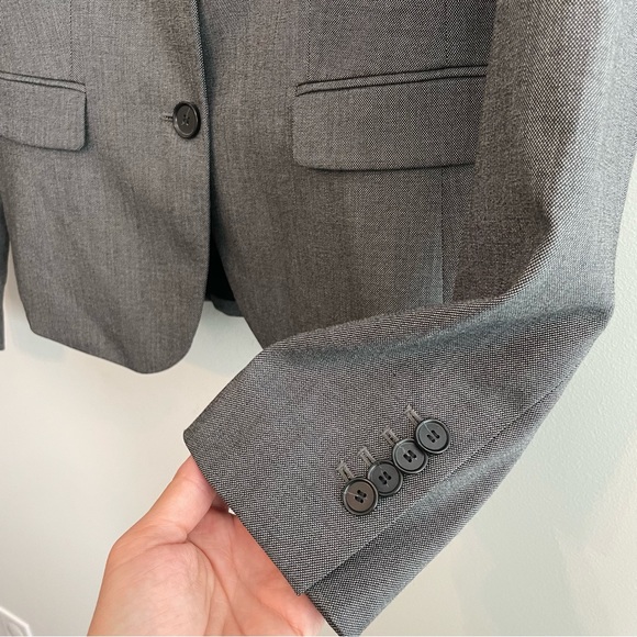 ANN TAYLOR Notched Collar 2 Button Blazer - Gray, Size 2 TALL - Picture 4 of 10